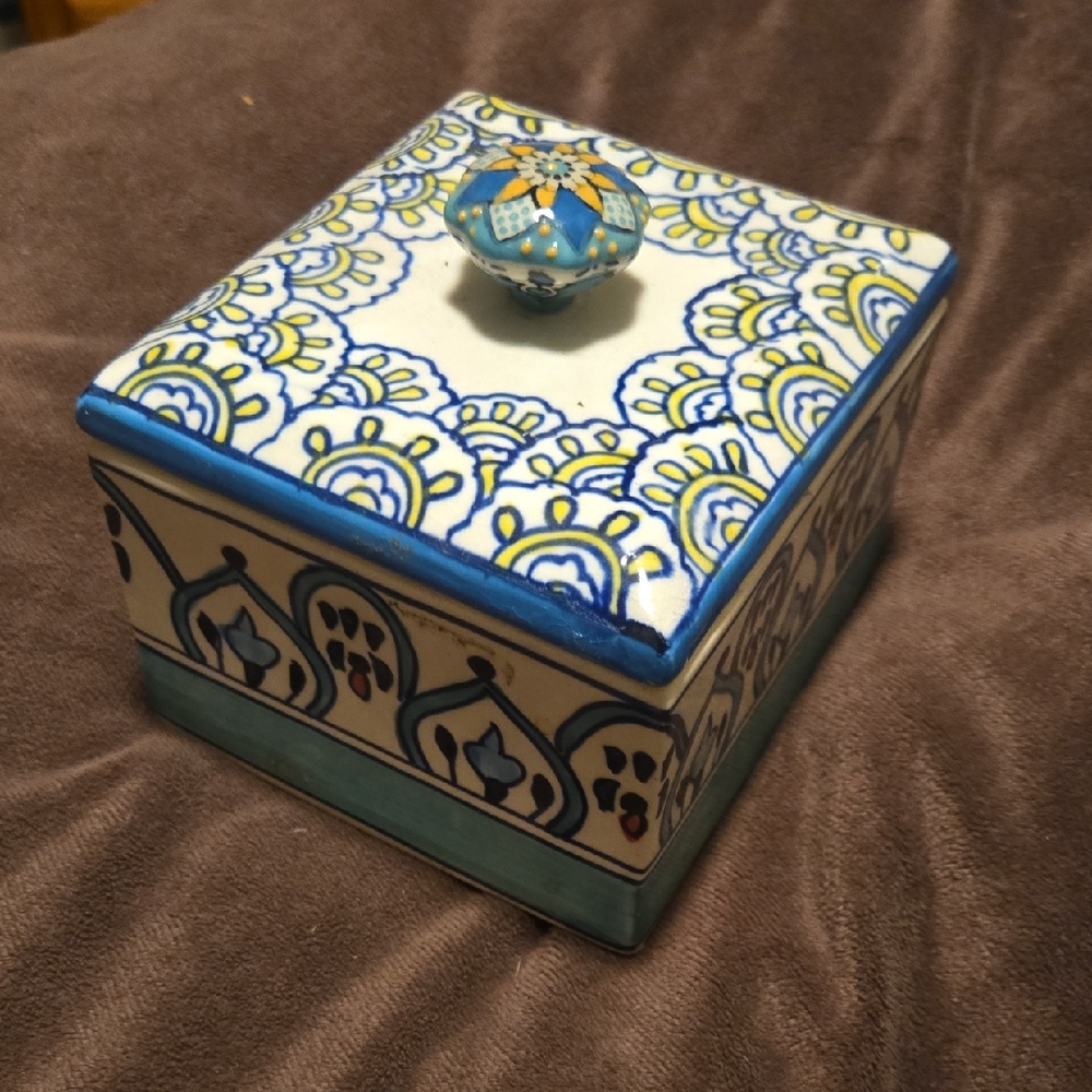 Trinket Box, Ceramic W Lid